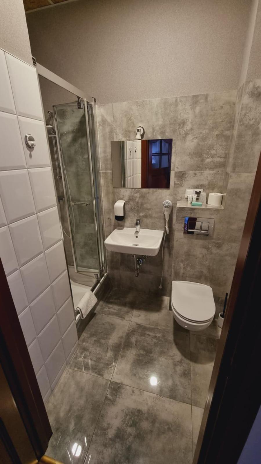 Hotel Mikorzyn Ślesin Екстериор снимка